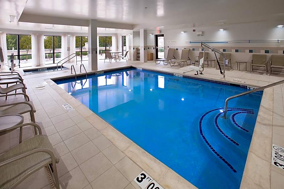 Courtyard by Marriott Fayetteville