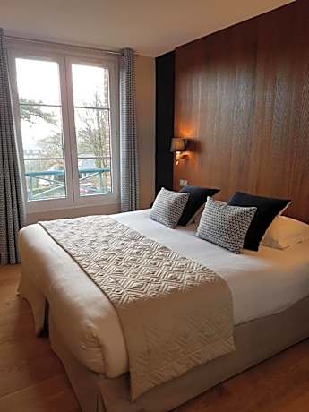 Confort room back view parc and parking