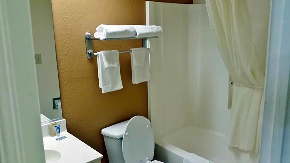 Country Hearth Inn & Suites Augusta