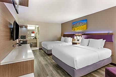 Queen Room with Two Queen Beds - Non-Smoking
