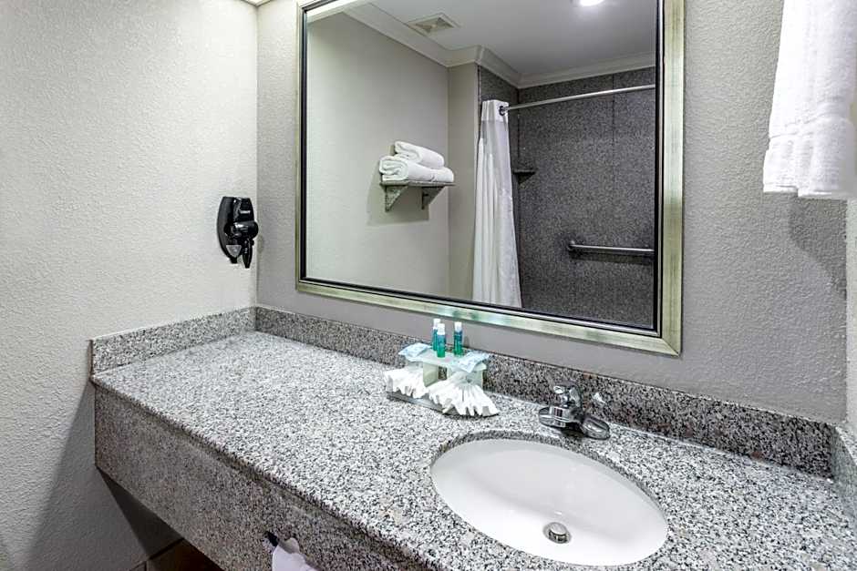 Holiday Inn Express Hotel and Suites Lake Charles By IHG