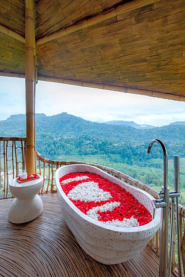 3 Bdr - Luxury Cliffside Bamboo Villa