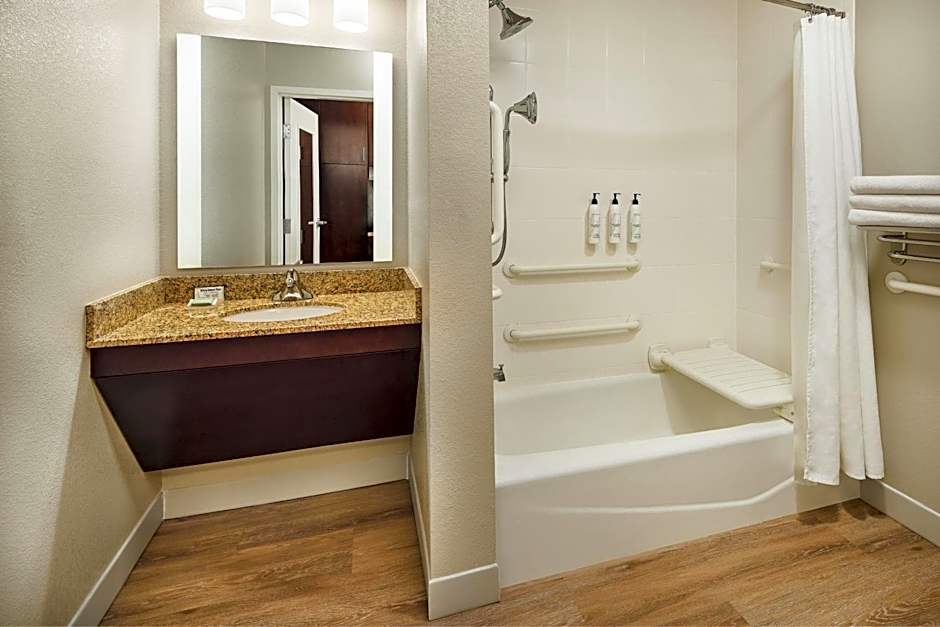 TownePlace Suites by Marriott Garden City