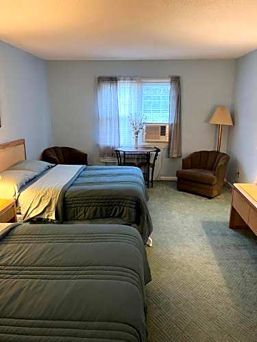 Grand Lake Hotel