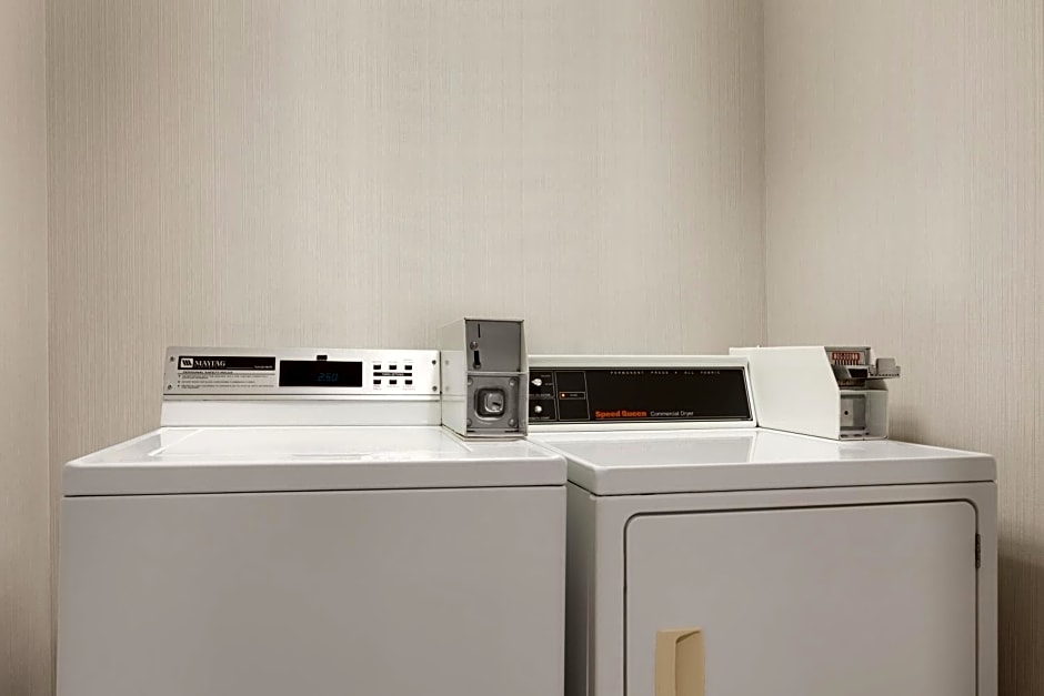Holiday Inn Express Hartford South - Rocky Hill by IHG