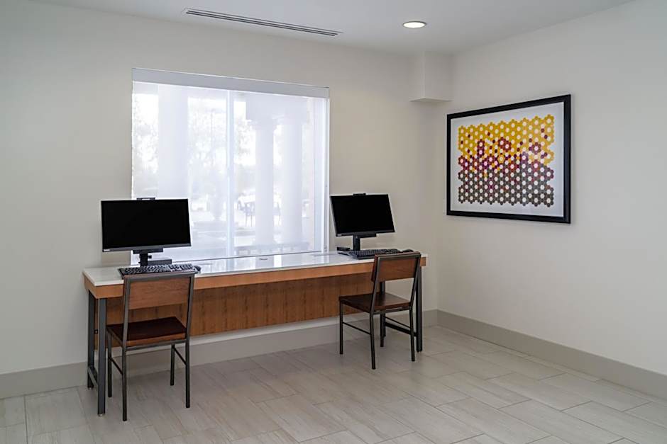 Holiday Inn Express Hotel & Suites Bluffton at Hilton Head Area By IHG