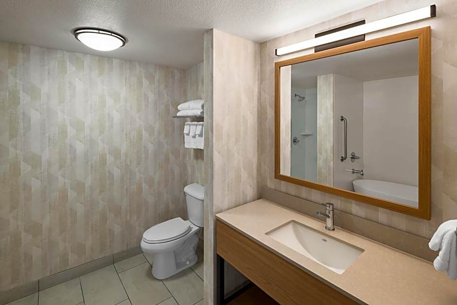 Hampton Inn & Suites Bremerton