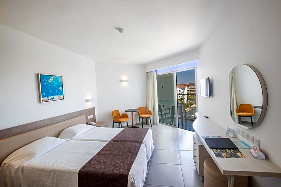 Vassos Nissi Plage Hotel & Spa