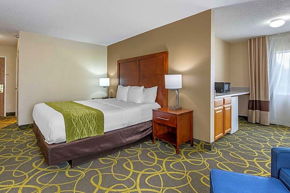 Comfort Inn Muscatine near Hwy 61