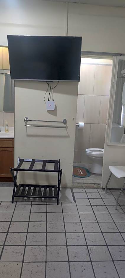 Woodbrook on the Avenue