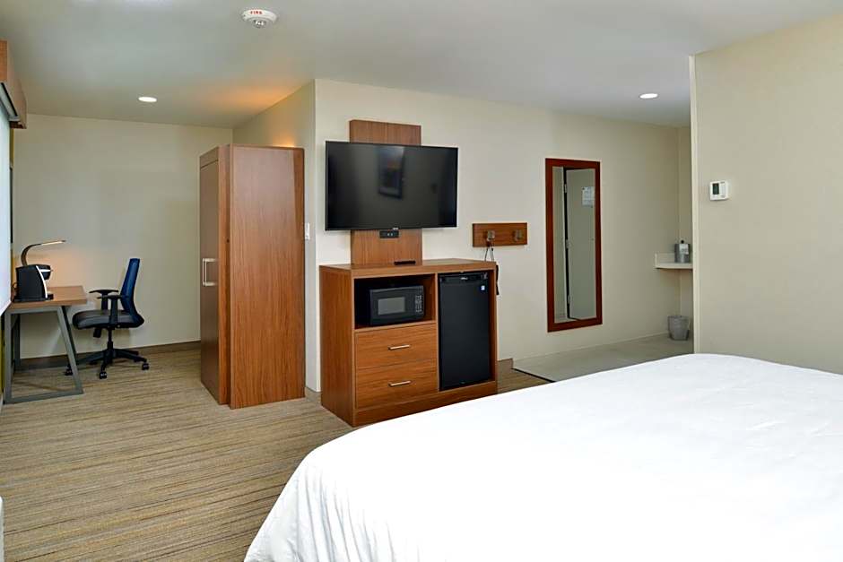 Holiday Inn Express Santa Rosa North By IHG