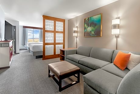 Queen Room with Two Queen Beds and Sofa Bed - High Floor