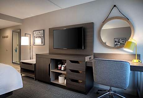 King Room with Sofa Bed - Non-Smoking