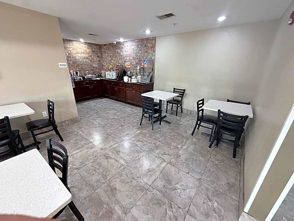 Harmony Hotel, Hernando