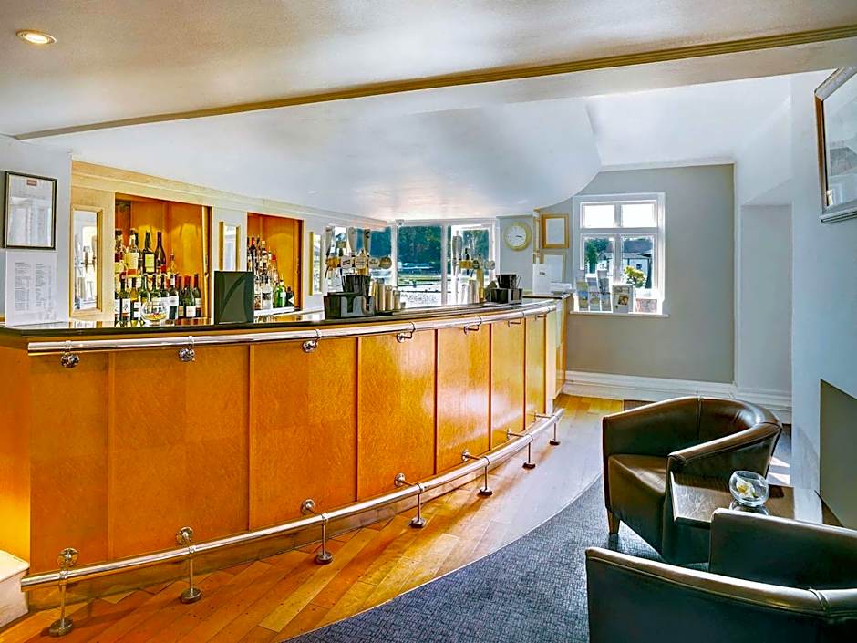 Sunday London Staines-upon-Thames Heathrow T5