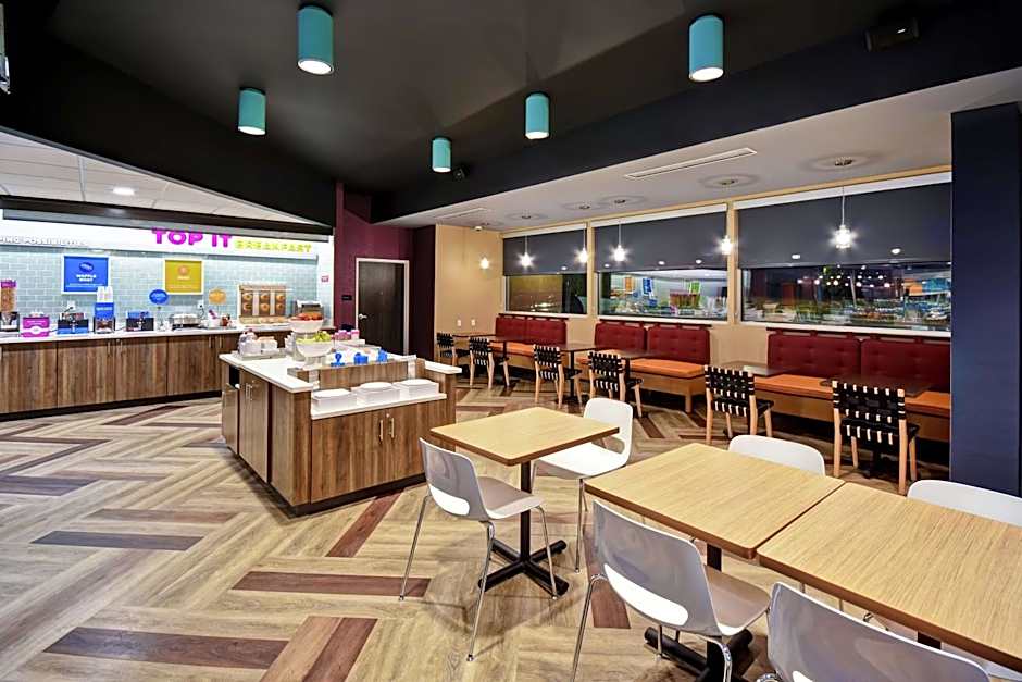 Tru by Hilton Fort Wayne, IN