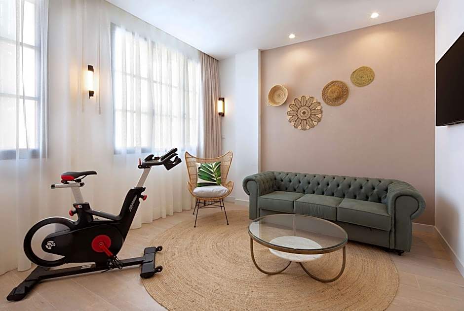 Atocha Hotel Madrid, Tapestry Collection by Hilton