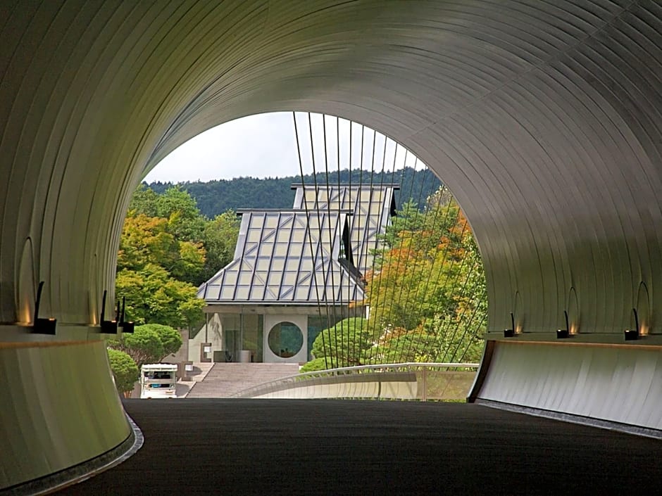 Moriyama Art Hotel