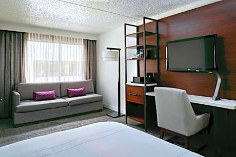 Concierge Lounge Access, Guest Room, 1 Queen