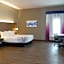 La Quinta Inn & Suites by Wyndham San Antonio Alamo City