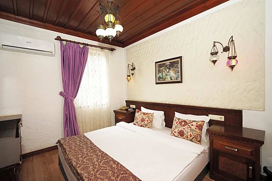 Cicerone Lodge Hotel