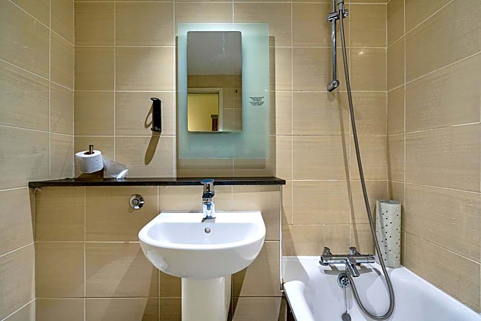 Manchester Airport Stanley Hotel by Belvilla