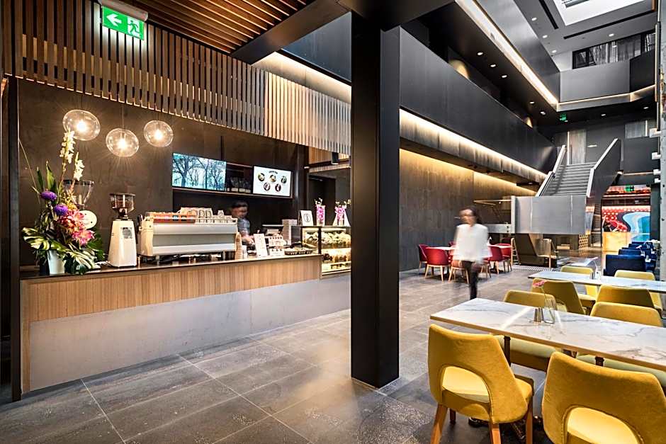The Melbourne Hotel