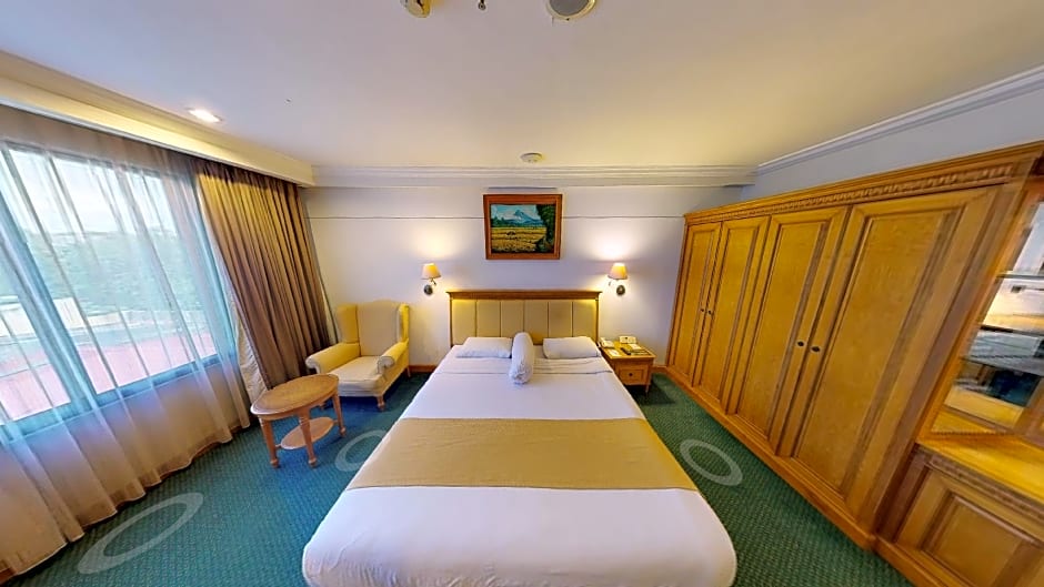 Harmoni Suites Hotel