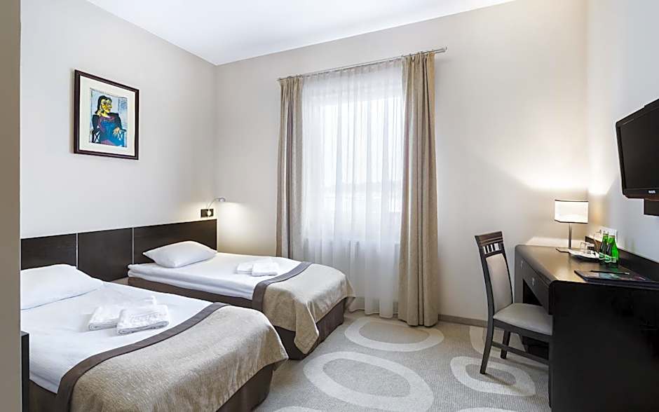 Hotel Picaro Żarska Wieś Południe A4 kierunek Polska