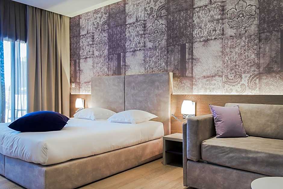 Photo 1 of 4 of Suite