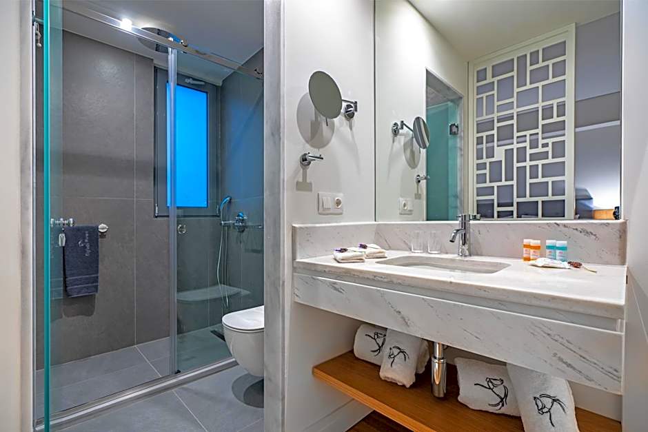 Glyfada Riviera Hotel