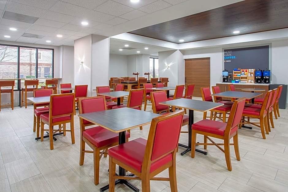 Holiday Inn Express Hotel and Suites Fort Wayne By IHG