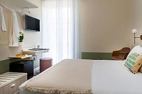 Deluxe Double or Twin Room with Balcony