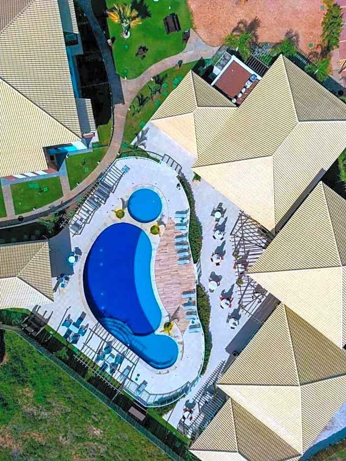 Apartamento em condomínio com passeio incluso