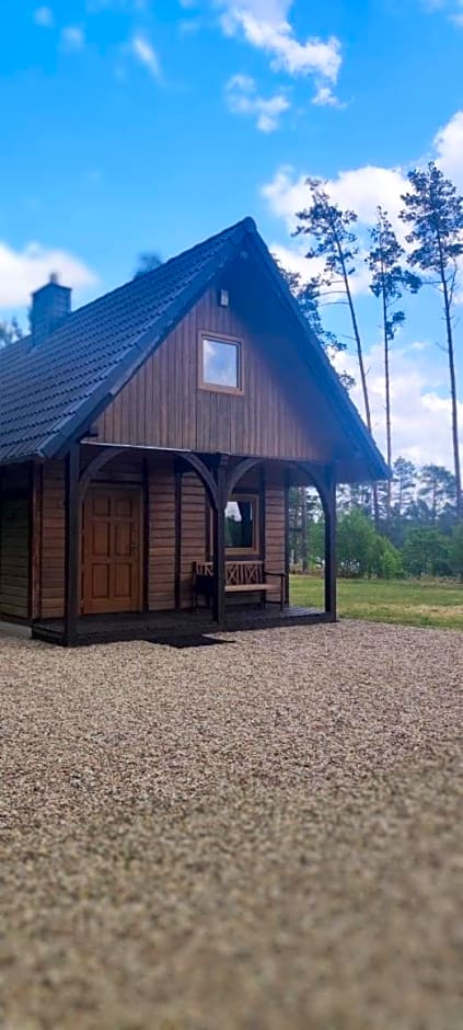 Chatka nad jeziorem