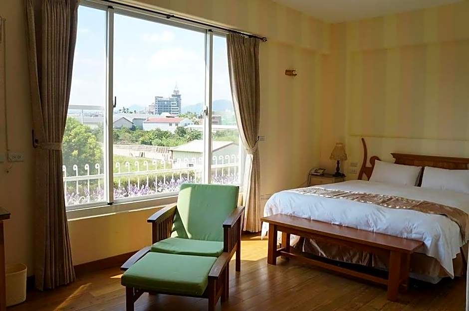 Smile Food Spa Bed and Breakfast