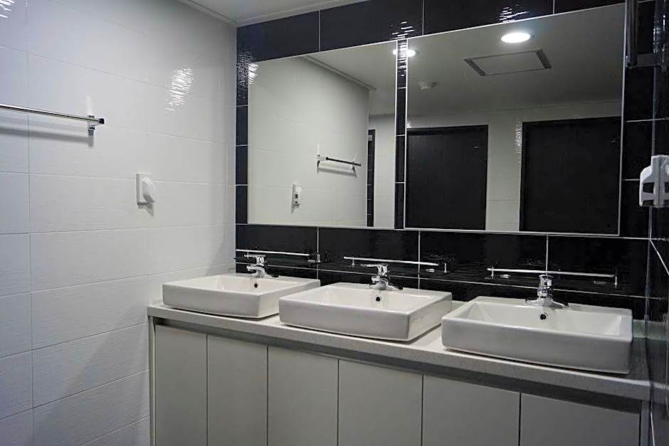 Mozzi Hostel