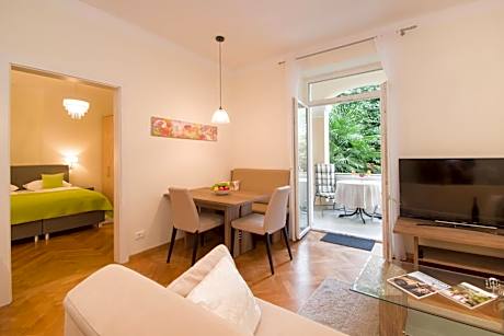 One-Bedroom Apartment with Balcony