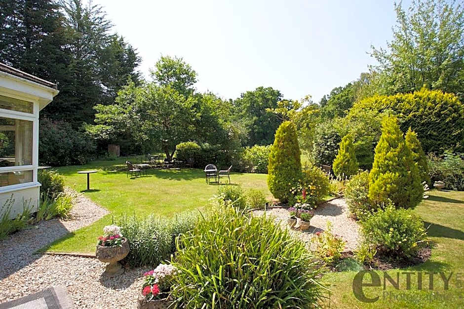 Woodlands Lodge Hotel