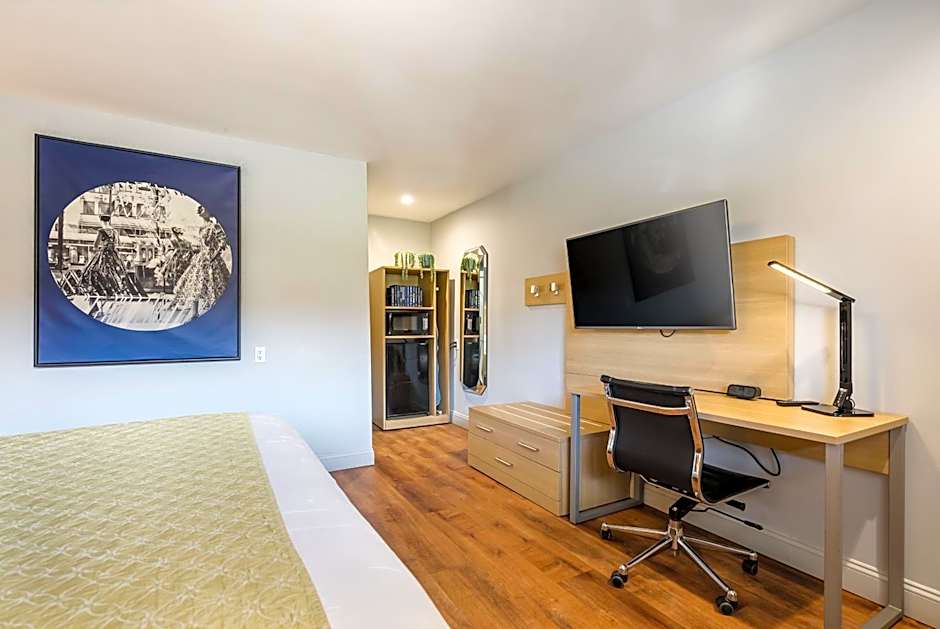 Ardsley Acres Hotel Court