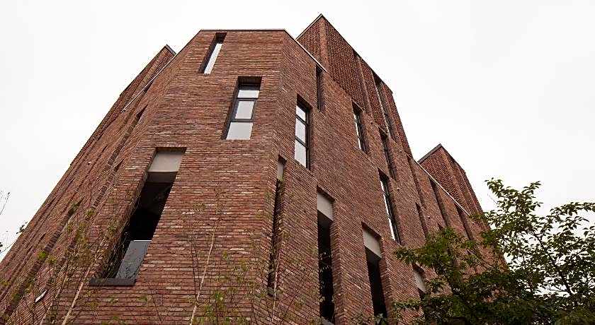 Gangneung Boutique Hotel Bombom