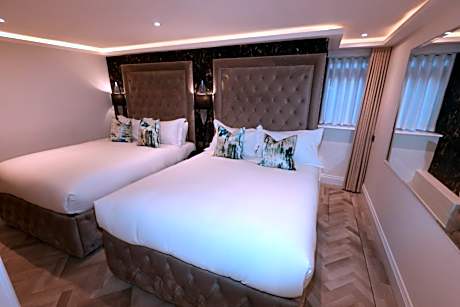Twin Room with Shower