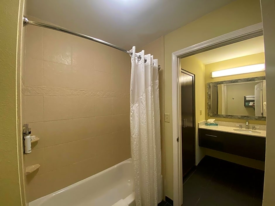 Staybridge Suites Syracuse Liverpool By IHG