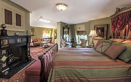 Empire Estate Guestroom