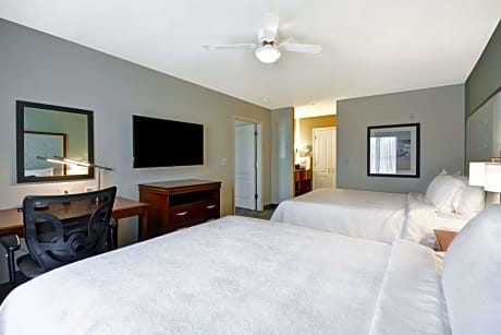Two Room Queen Suite with Two Queen Beds