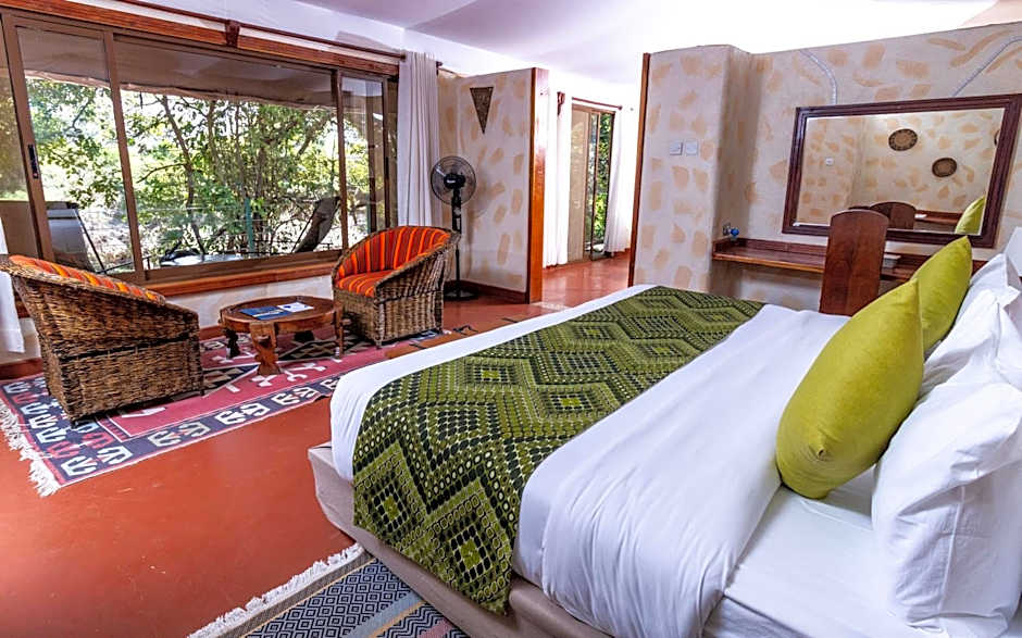 PrideInn Mara Camp & Cottages