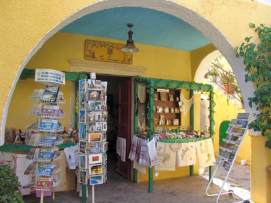 Arolithos Traditional Village Hotel