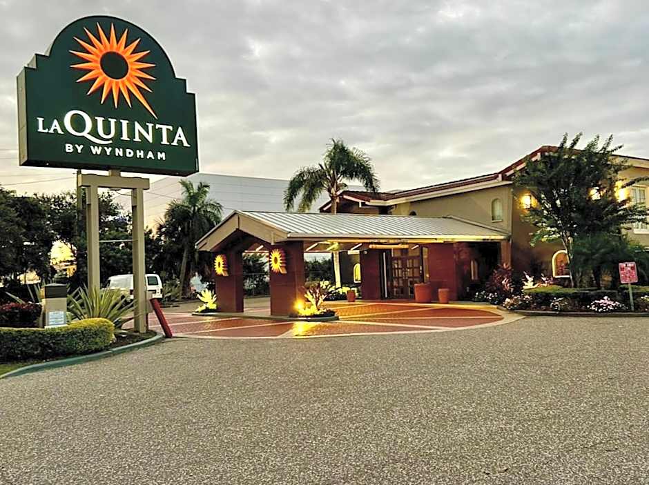 La Quinta Inn & Suites by Wyndham Tampa Bay Airport
