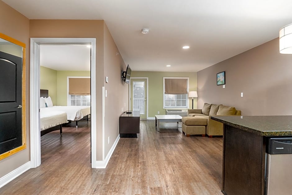 Photo 1 of 7 of 2 Queen Beds Suite