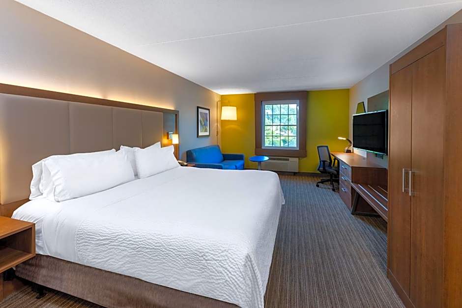 Holiday Inn Express State College at Williamsburg Square By IHG